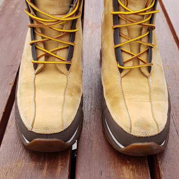 Timberland Women 2" inch heel boots - Picture 3 of 9